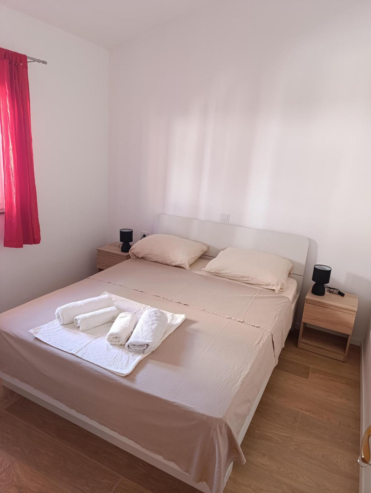 Apartmani Peko Pag Town Eksteriør billede