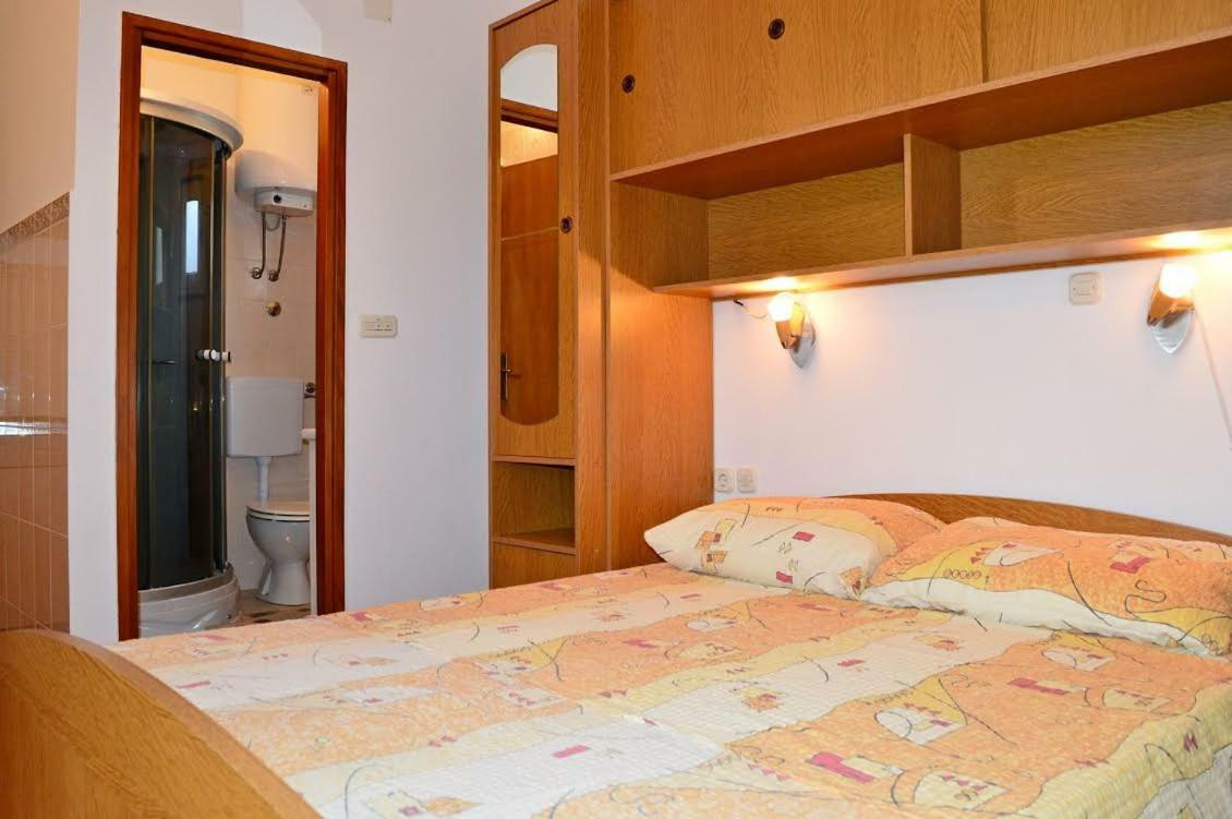 Apartmani Peko Pag Town Eksteriør billede