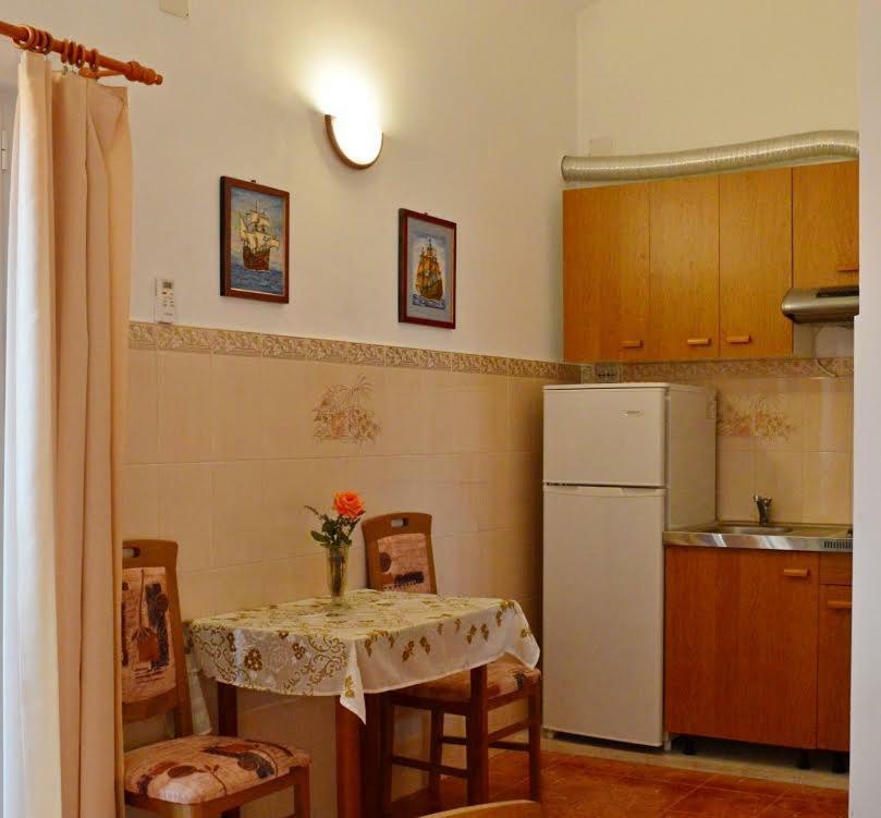 Apartmani Peko Pag Town Eksteriør billede