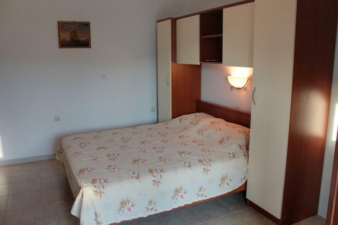 Apartmani Peko Pag Town Eksteriør billede